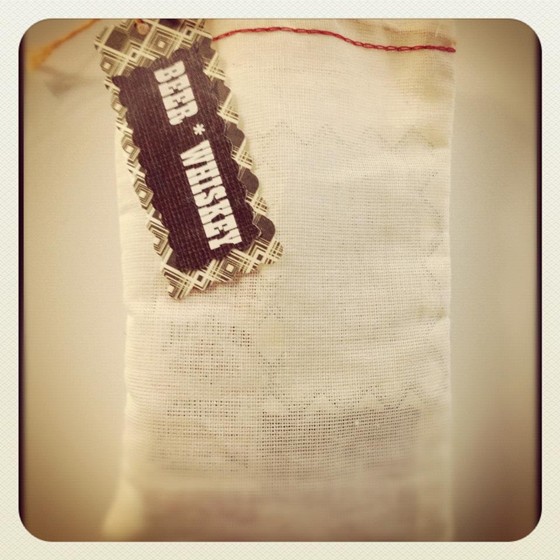 Adult Birthday Parties: Vintage DIY Decorations